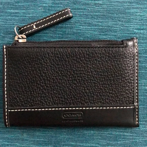 NWOT Coach leather wallet - Picture 2 of 3
